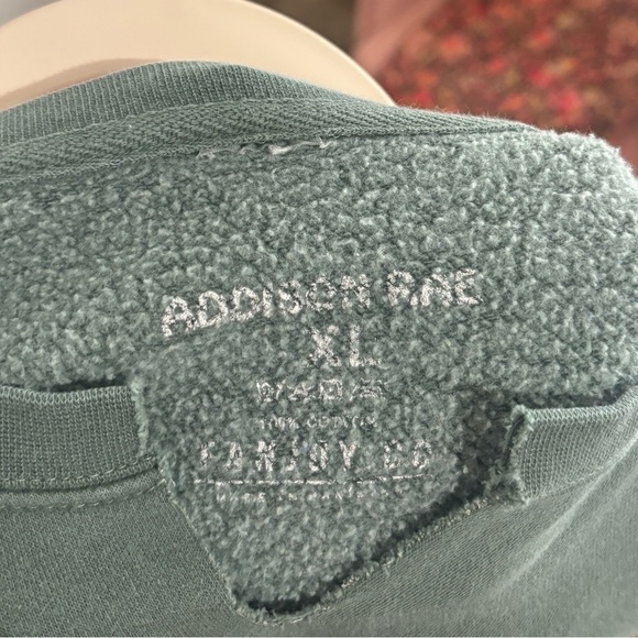 Addison Rae Sweatshirt - Picture 4 of 4